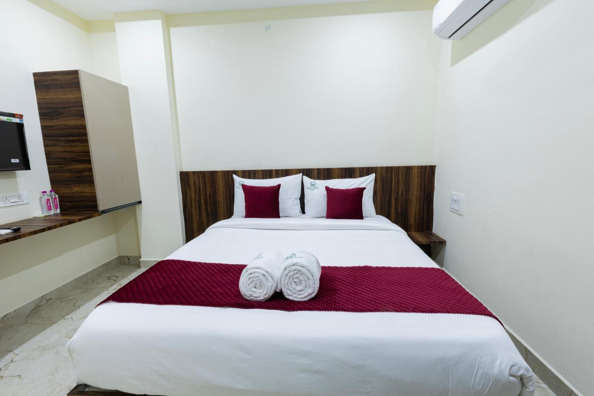 Olive Nest- Tirupati Bus Stand- 300 Meters, Railway Station- 400 Meters Hotell Exteriör bild