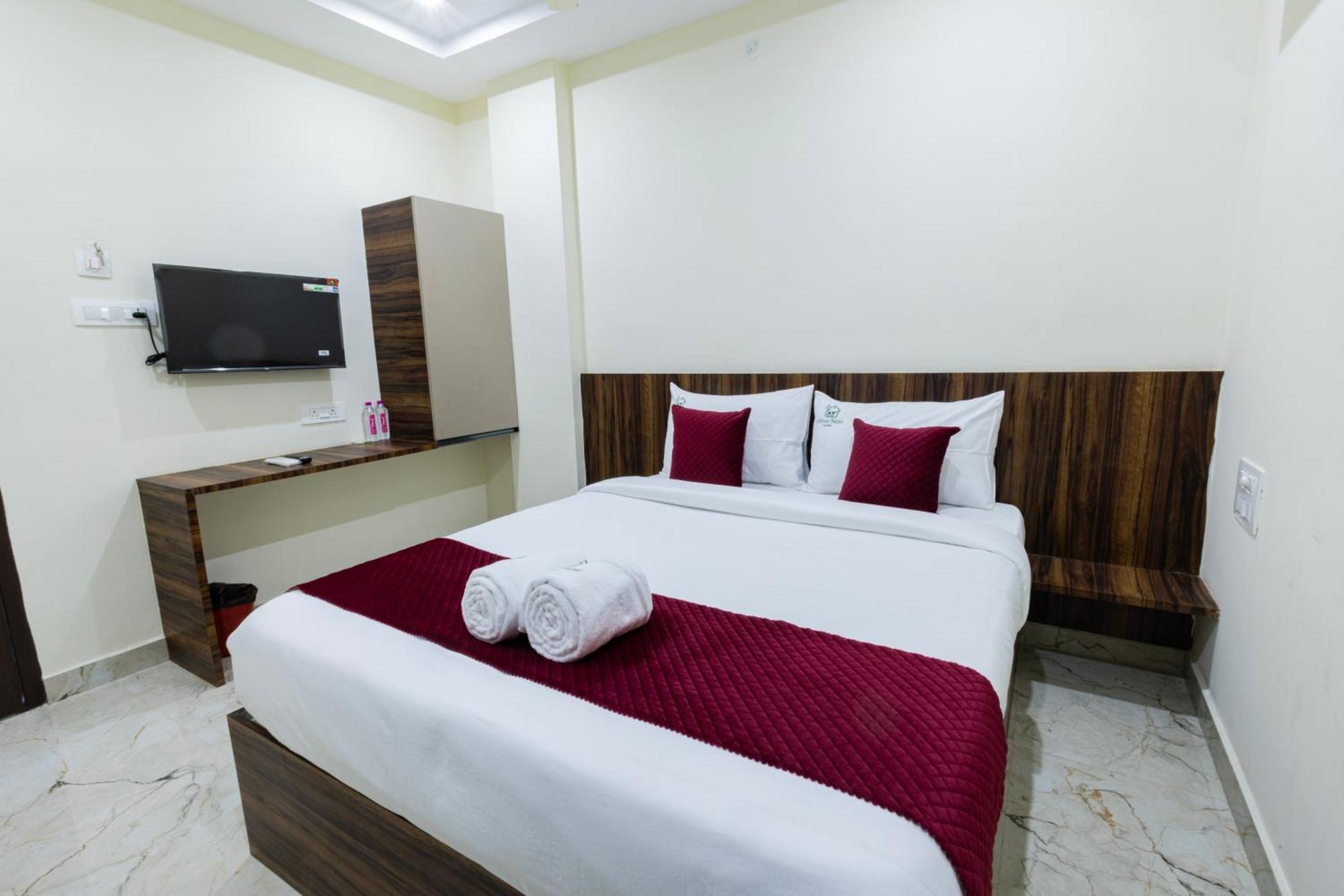 Olive Nest- Tirupati Bus Stand- 300 Meters, Railway Station- 400 Meters Hotell Exteriör bild
