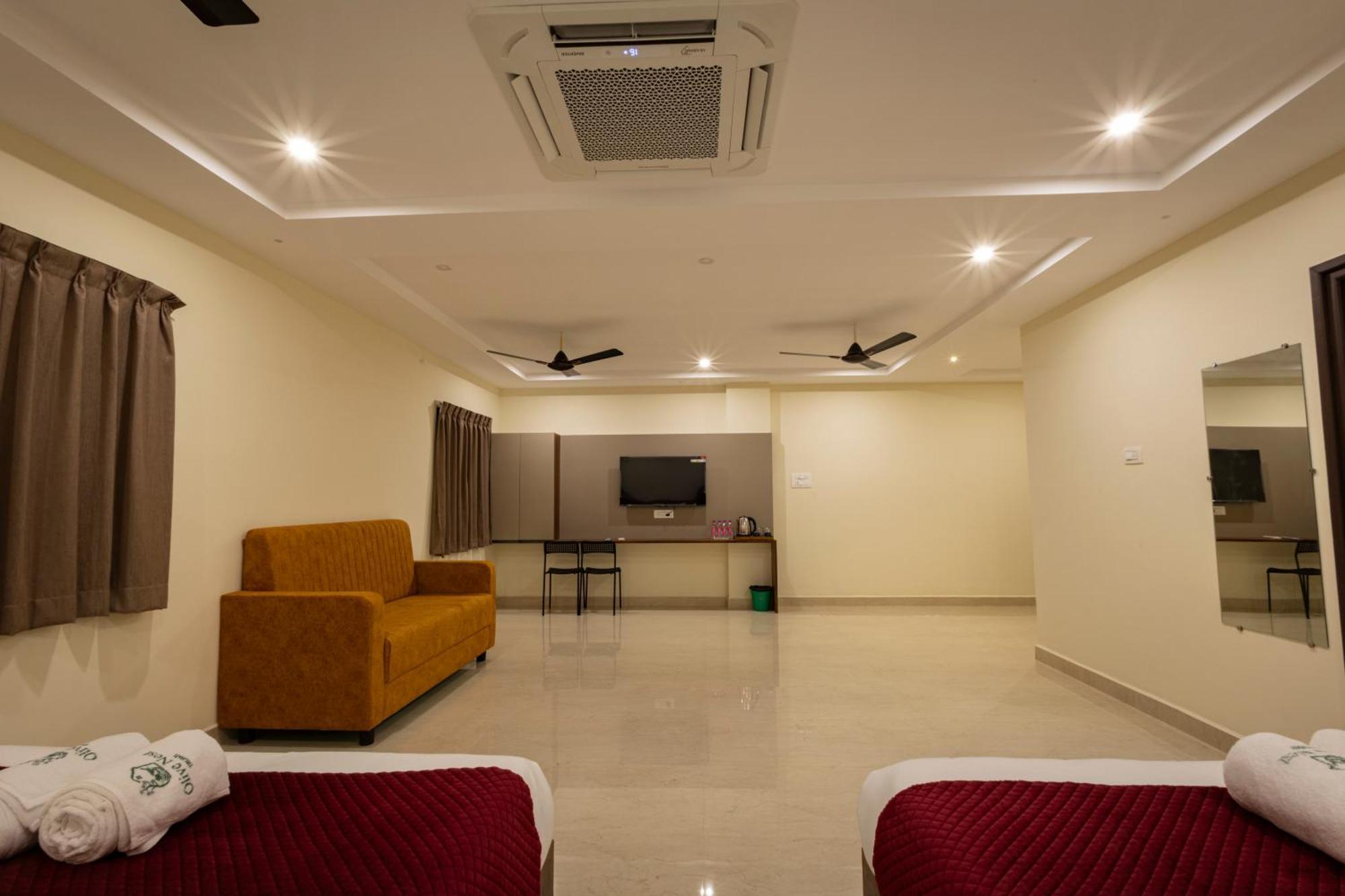 Olive Nest- Tirupati Bus Stand- 300 Meters, Railway Station- 400 Meters Hotell Exteriör bild